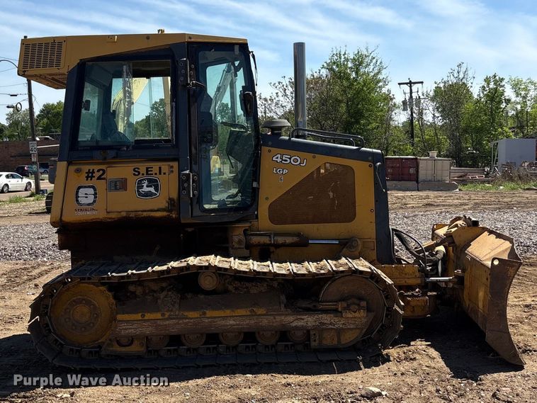 image for item EA7955 2007 John Deere 450J dozer