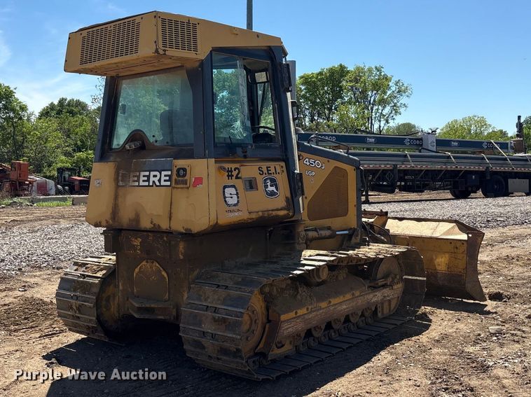 image for item EA7955 2007 John Deere 450J dozer