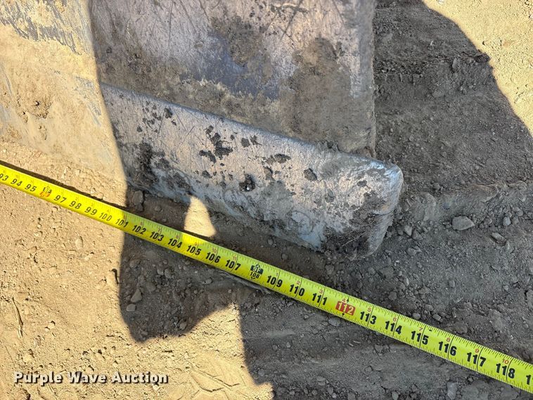 image for item EA7955 2007 John Deere 450J dozer