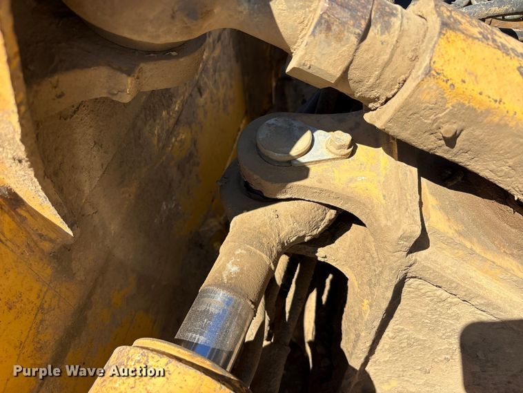 image for item EA7955 2007 John Deere 450J dozer