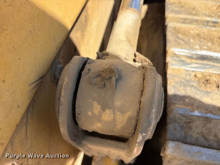 image for item EA7955 2007 John Deere 450J dozer