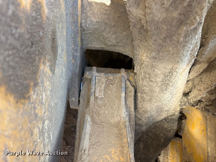 image for item EA7955 2007 John Deere 450J dozer