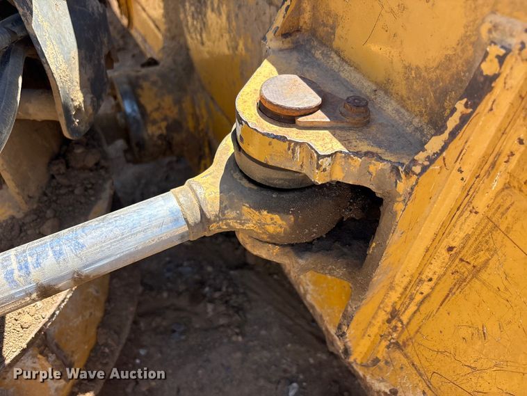 image for item EA7955 2007 John Deere 450J dozer