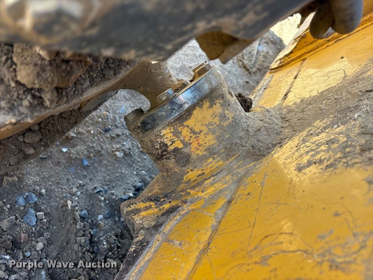 image for item EA7955 2007 John Deere 450J dozer