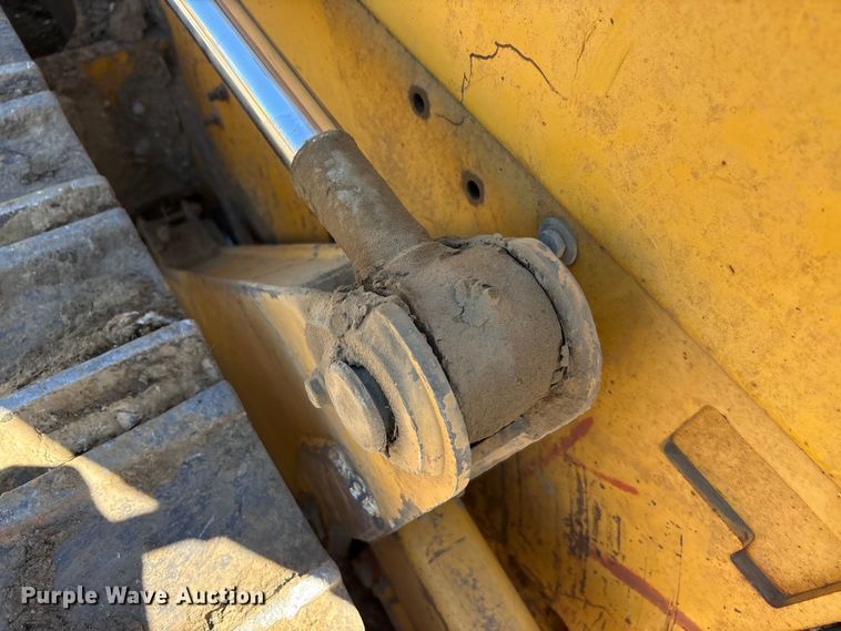 image for item EA7955 2007 John Deere 450J dozer