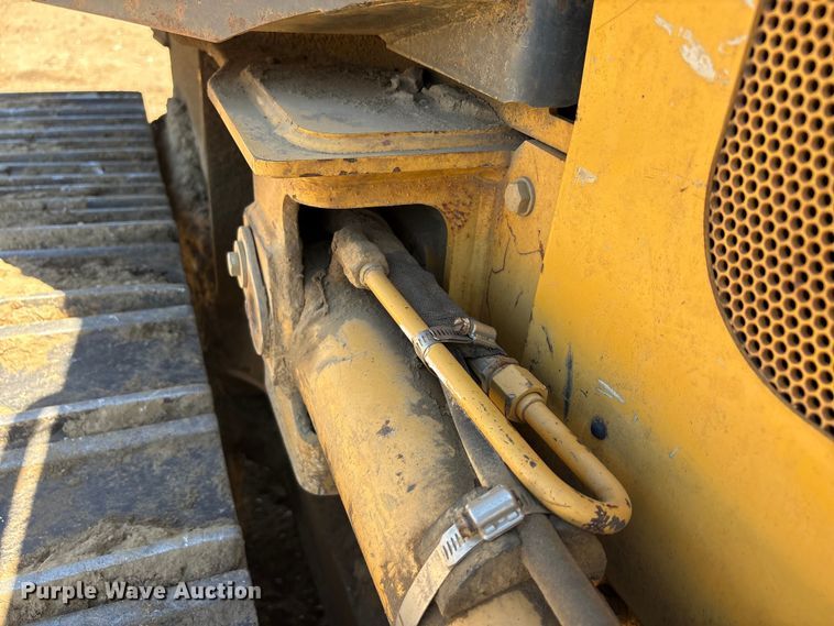 image for item EA7955 2007 John Deere 450J dozer