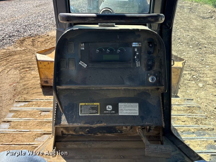image for item EA7955 2007 John Deere 450J dozer
