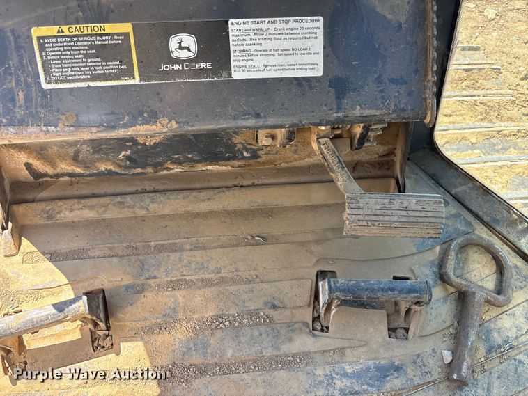 image for item EA7955 2007 John Deere 450J dozer