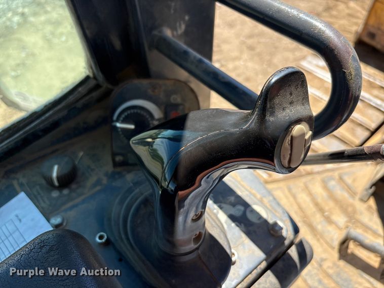 image for item EA7955 2007 John Deere 450J dozer