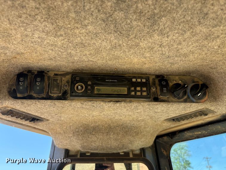 image for item EA7955 2007 John Deere 450J dozer