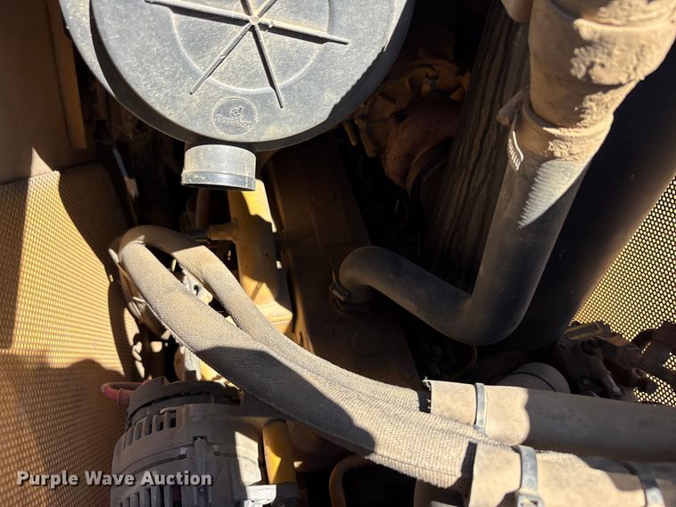 image for item EA7955 2007 John Deere 450J dozer