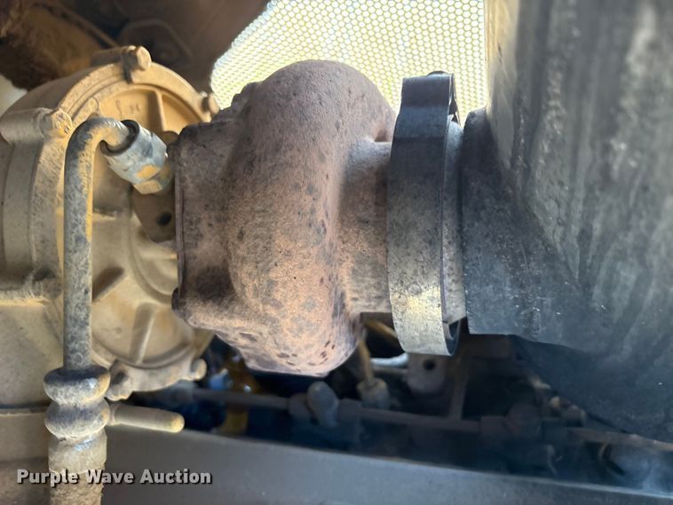 image for item EA7955 2007 John Deere 450J dozer