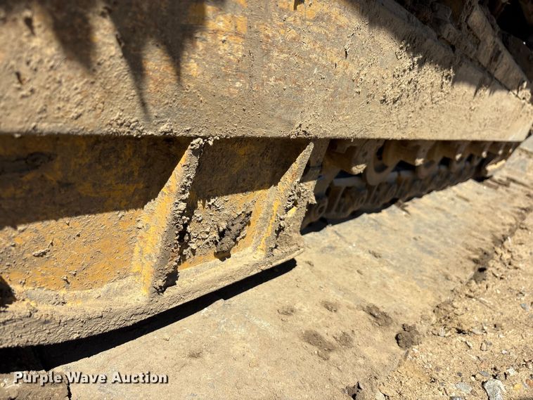 image for item EA7955 2007 John Deere 450J dozer