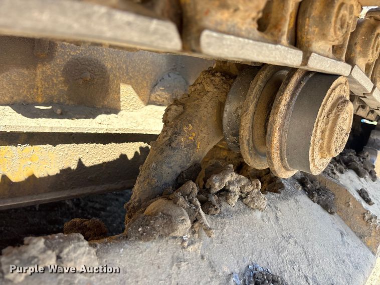 image for item EA7955 2007 John Deere 450J dozer