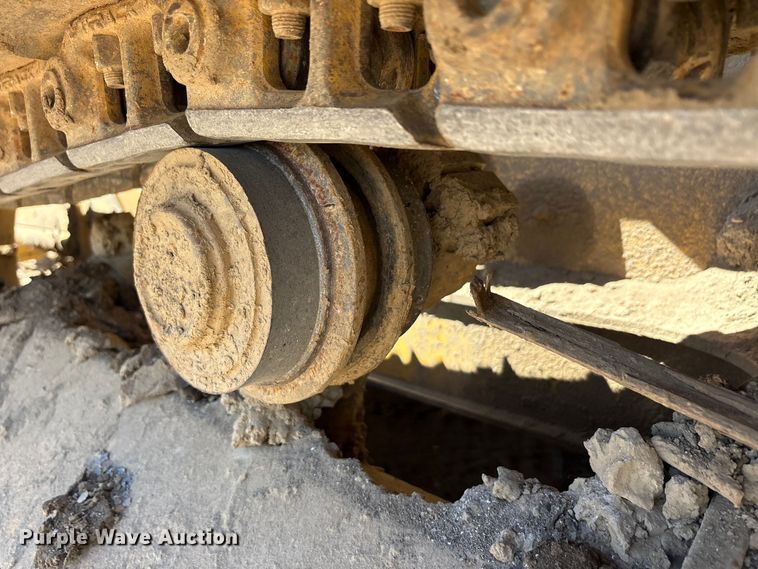 image for item EA7955 2007 John Deere 450J dozer