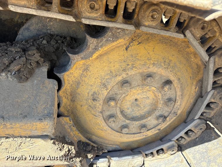 image for item EA7955 2007 John Deere 450J dozer