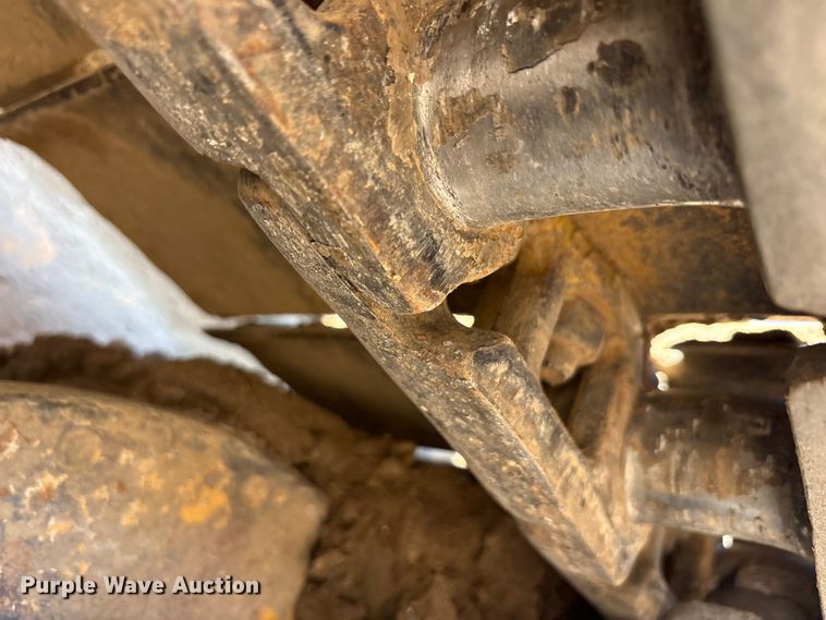 image for item EA7955 2007 John Deere 450J dozer