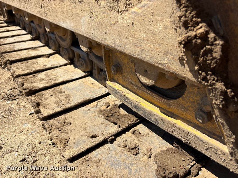 image for item EA7955 2007 John Deere 450J dozer