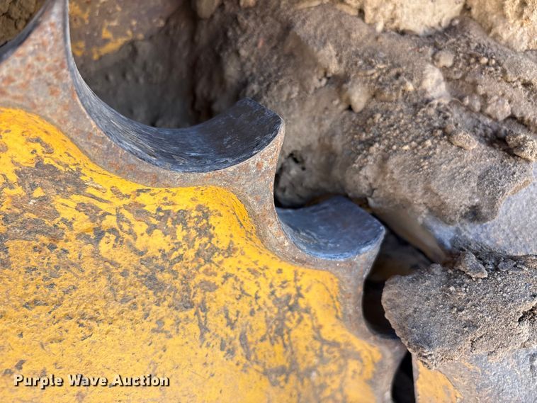 image for item EA7955 2007 John Deere 450J dozer