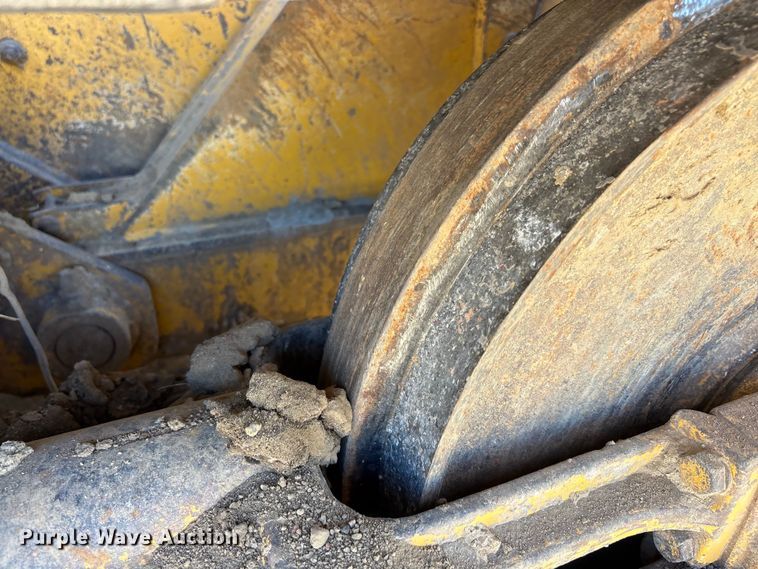 image for item EA7955 2007 John Deere 450J dozer