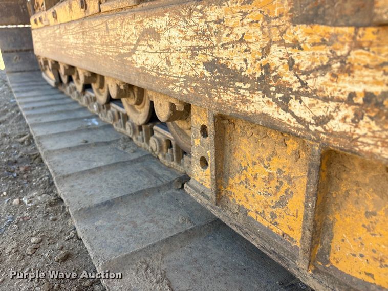 image for item EA7955 2007 John Deere 450J dozer