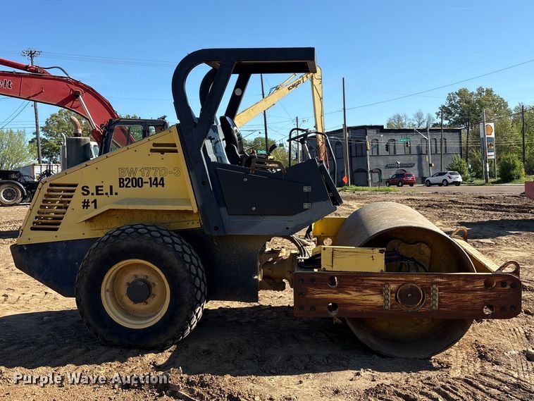 image for item EA7956 2006 Bomag BW177D-3 single drum vibratory roller