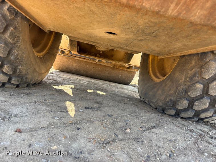 image for item EA7956 2006 Bomag BW177D-3 single drum vibratory roller