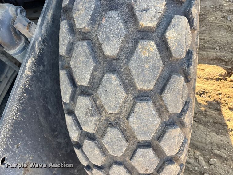 image for item EA7956 2006 Bomag BW177D-3 single drum vibratory roller