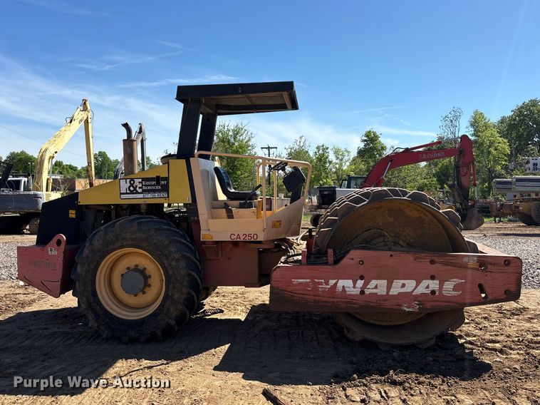 image for item EA7957 2005 Dynapak CA250PD single drum vibratory roller