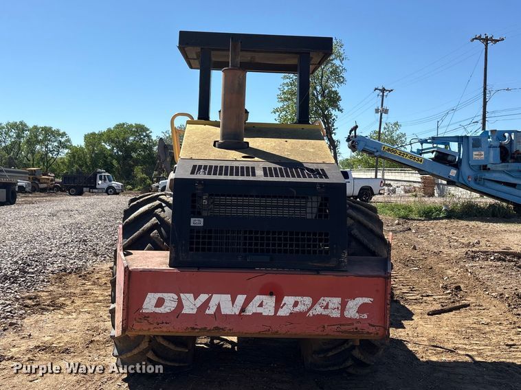 image for item EA7957 2005 Dynapak CA250PD single drum vibratory roller