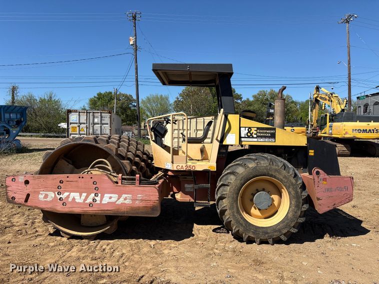 image for item EA7957 2005 Dynapak CA250PD single drum vibratory roller