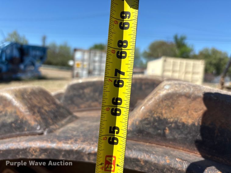 image for item EA7957 2005 Dynapak CA250PD single drum vibratory roller