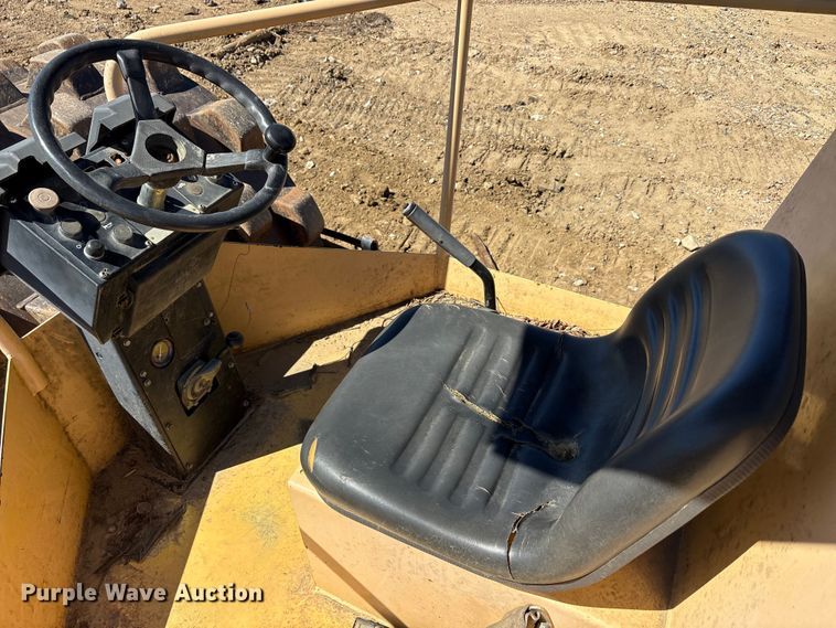 image for item EA7957 2005 Dynapak CA250PD single drum vibratory roller