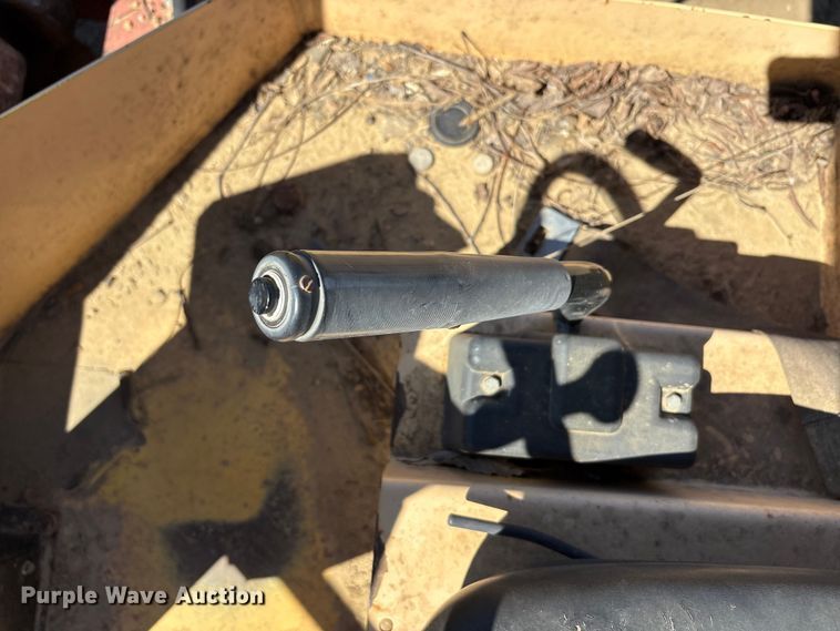 image for item EA7957 2005 Dynapak CA250PD single drum vibratory roller