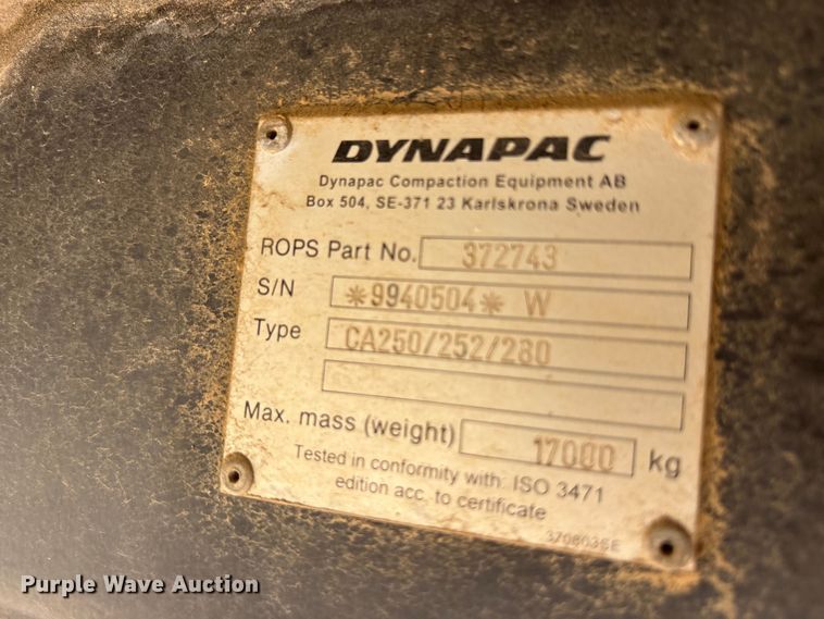 image for item EA7957 2005 Dynapak CA250PD single drum vibratory roller