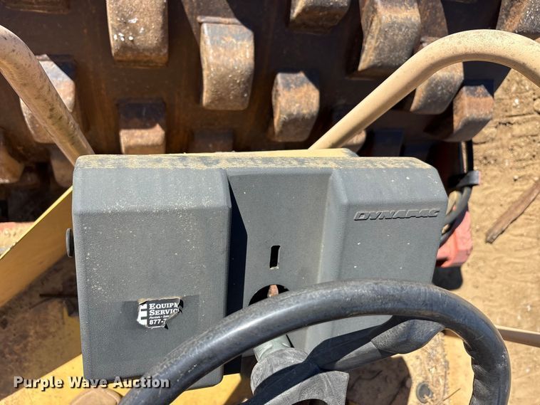 image for item EA7957 2005 Dynapak CA250PD single drum vibratory roller