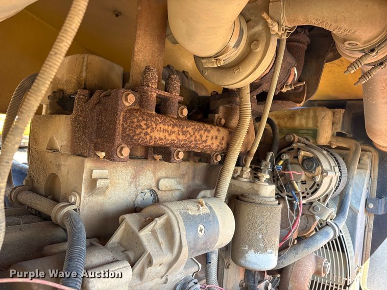 image for item EA7957 2005 Dynapak CA250PD single drum vibratory roller