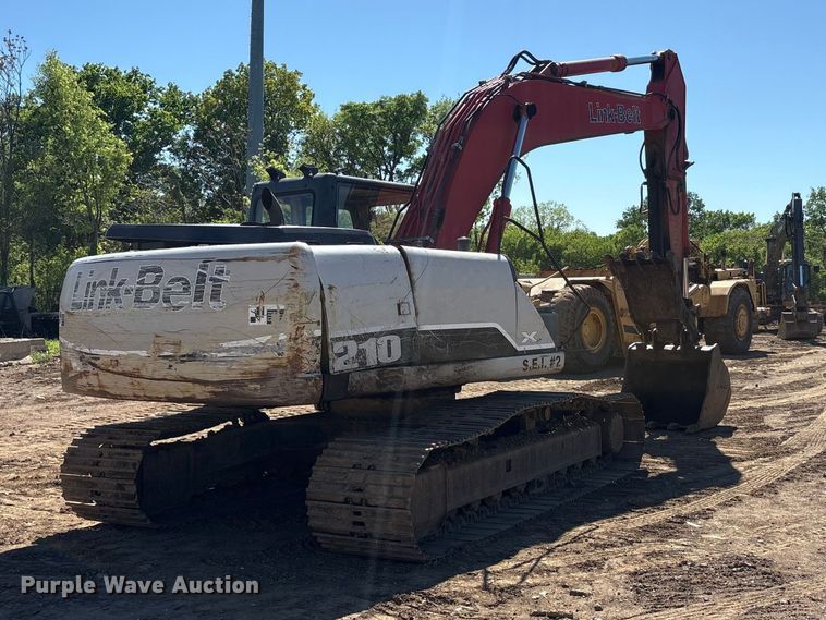 image for item EA7958 Link-Belt 210X2 excavator