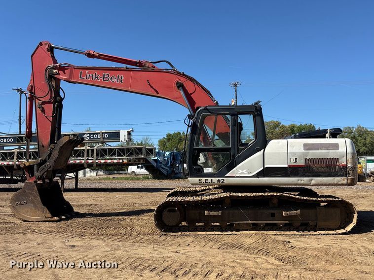 image for item EA7958 Link-Belt 210X2 excavator