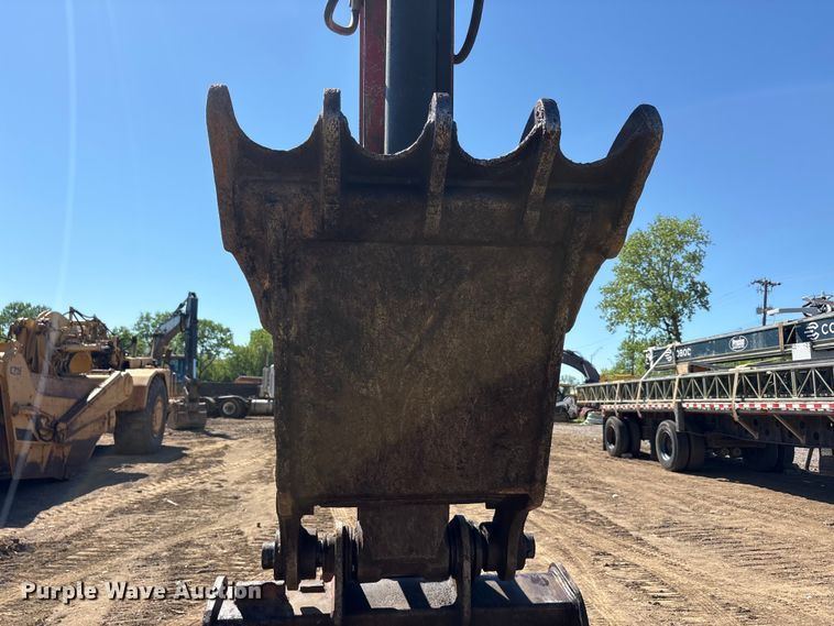 image for item EA7958 Link-Belt 210X2 excavator