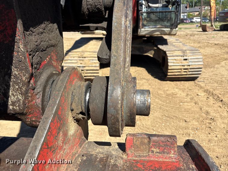 image for item EA7958 Link-Belt 210X2 excavator