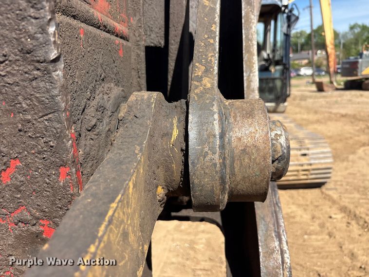 image for item EA7958 Link-Belt 210X2 excavator