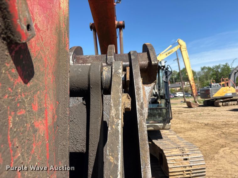 image for item EA7958 Link-Belt 210X2 excavator