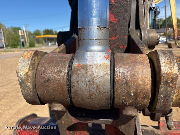 image for item EA7958 Link-Belt 210X2 excavator