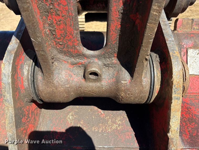 image for item EA7958 Link-Belt 210X2 excavator