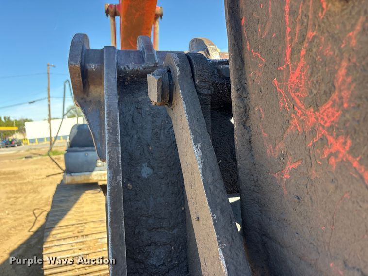 image for item EA7958 Link-Belt 210X2 excavator