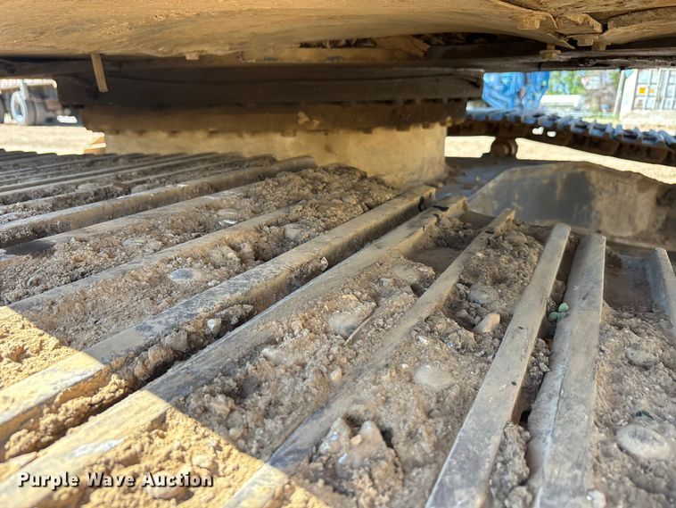 image for item EA7958 Link-Belt 210X2 excavator