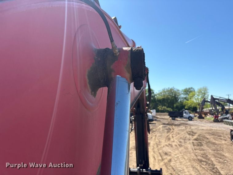 image for item EA7958 Link-Belt 210X2 excavator