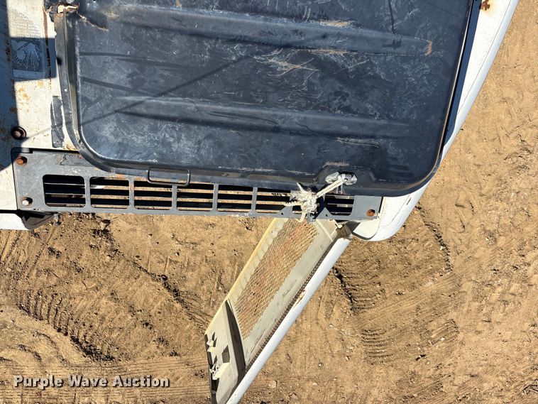 image for item EA7958 Link-Belt 210X2 excavator