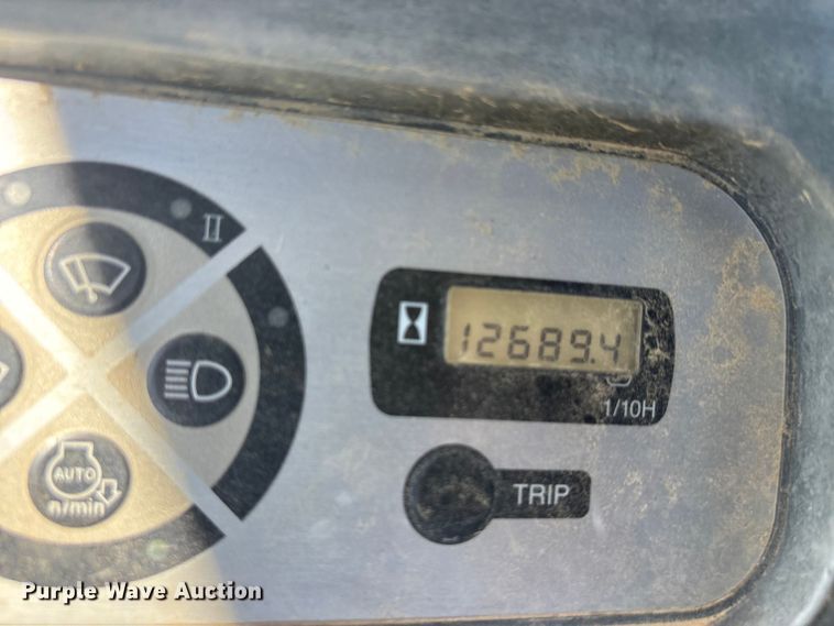 image for item EA7958 Link-Belt 210X2 excavator